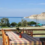 Yialos Πισσούρι