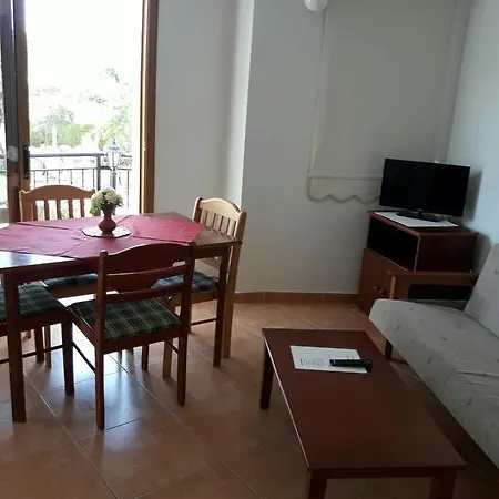 Yialos Apartment *